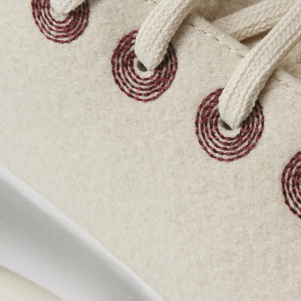 NEW Allbirds Men's Wool Runner 2 Beige Hush Blanc Sole 13.5 Cream & Burgundy